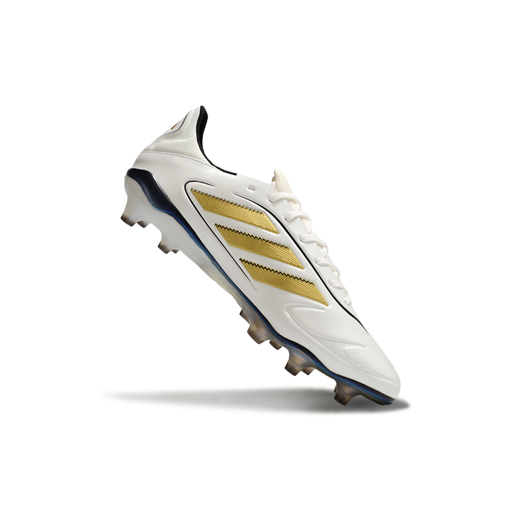 Chuteira Campo Adidas Copa Pure III Elite FG Branca e Dourado