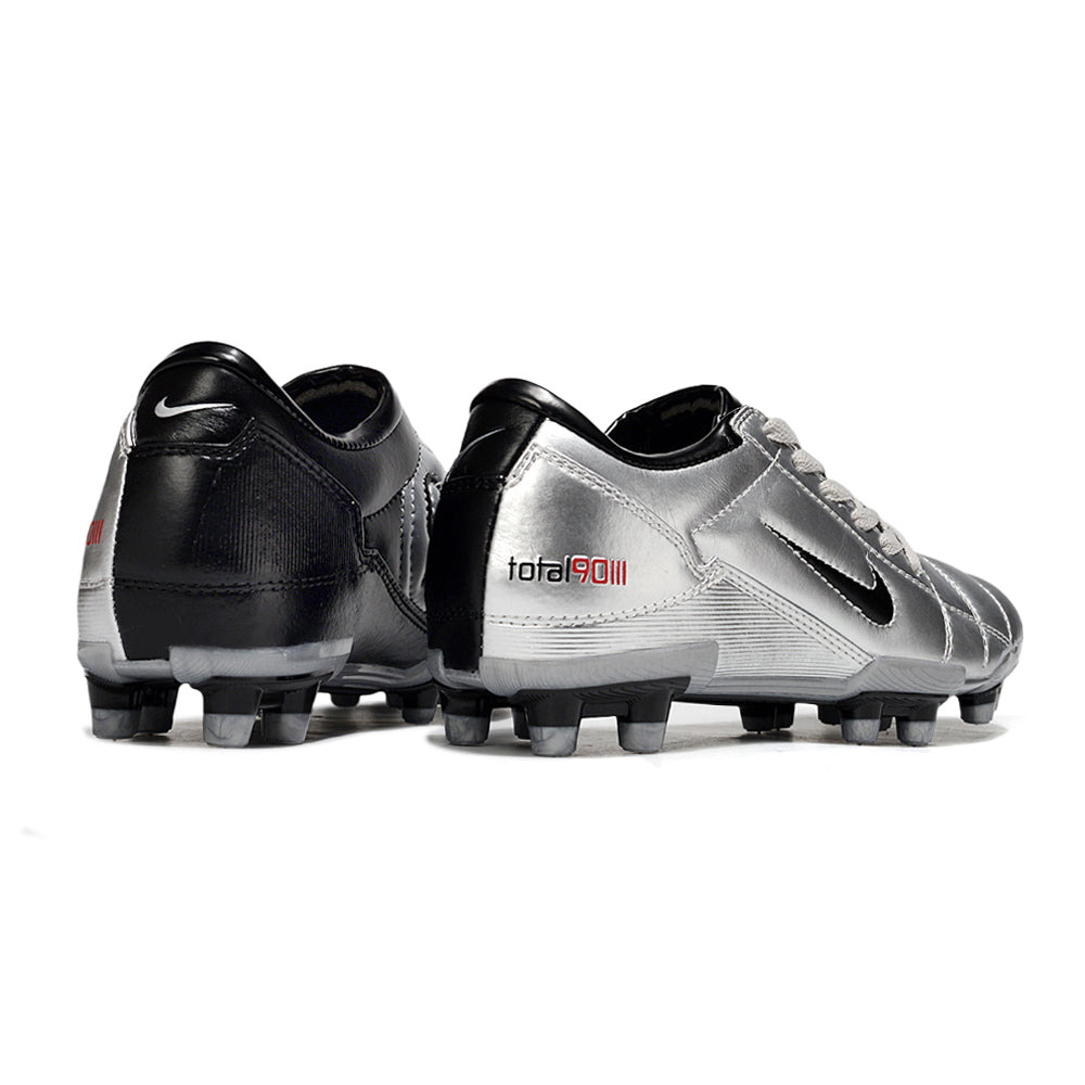 Chuteira Campo Nike Total 90 FG Prata e Preto