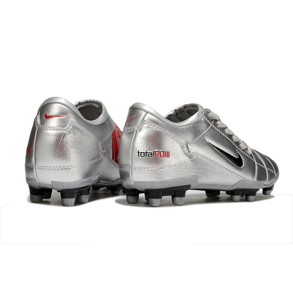 Chuteira Campo Nike Total 90 FG Prata e Vermelha