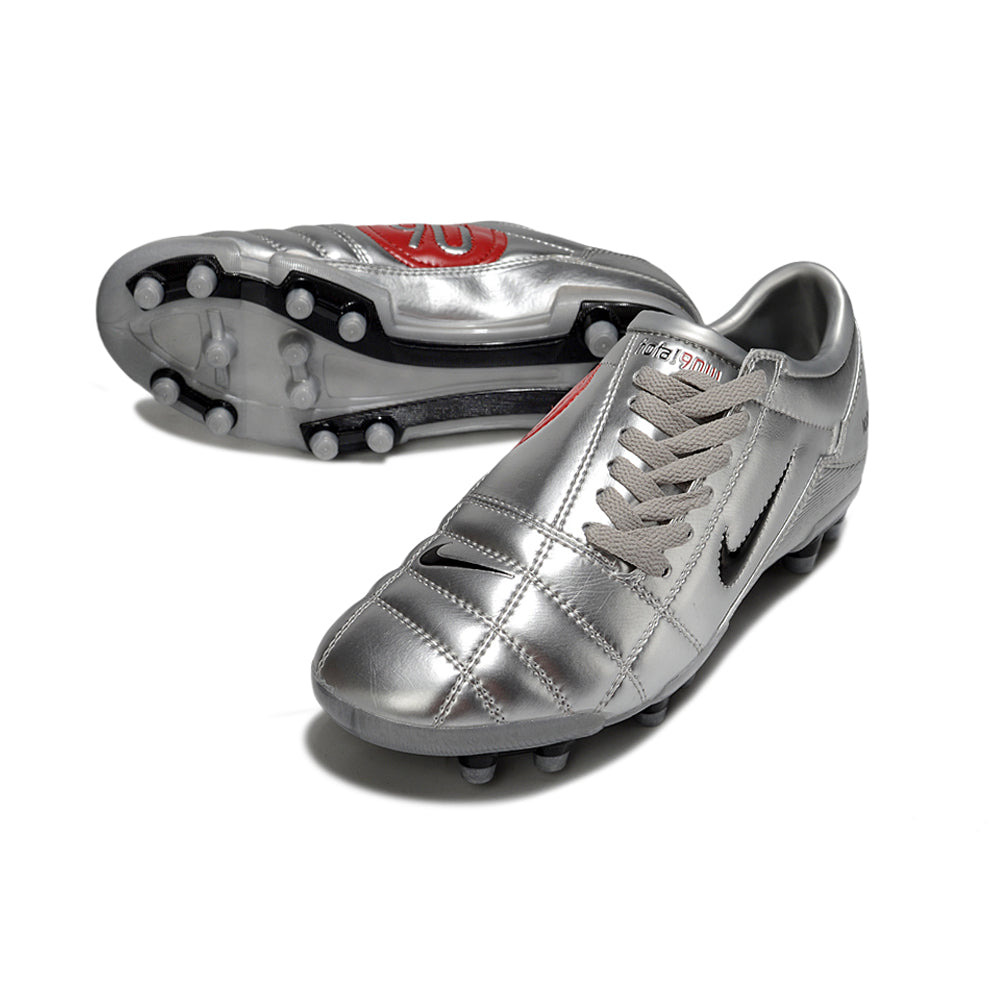 Chuteira Campo Nike Total 90 FG Prata e Vermelha