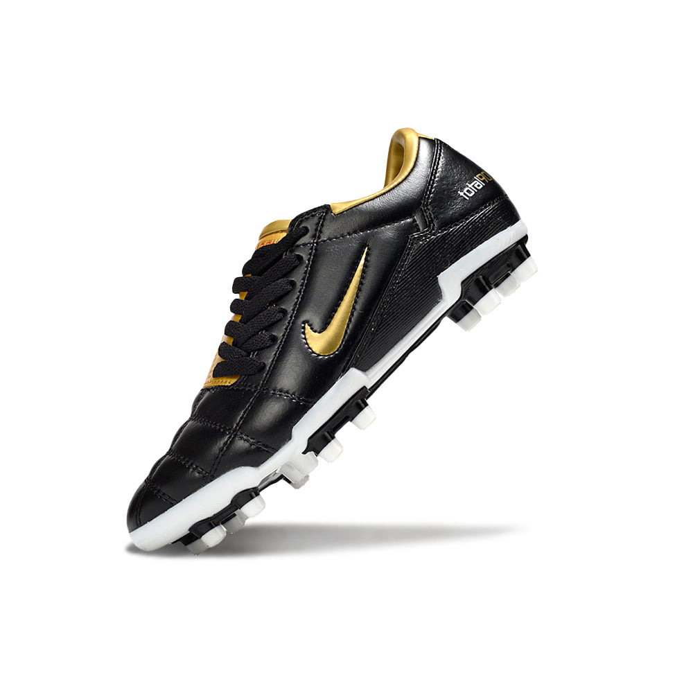 Chuteira Campo Nike Total 90 FG Preto e Dourado