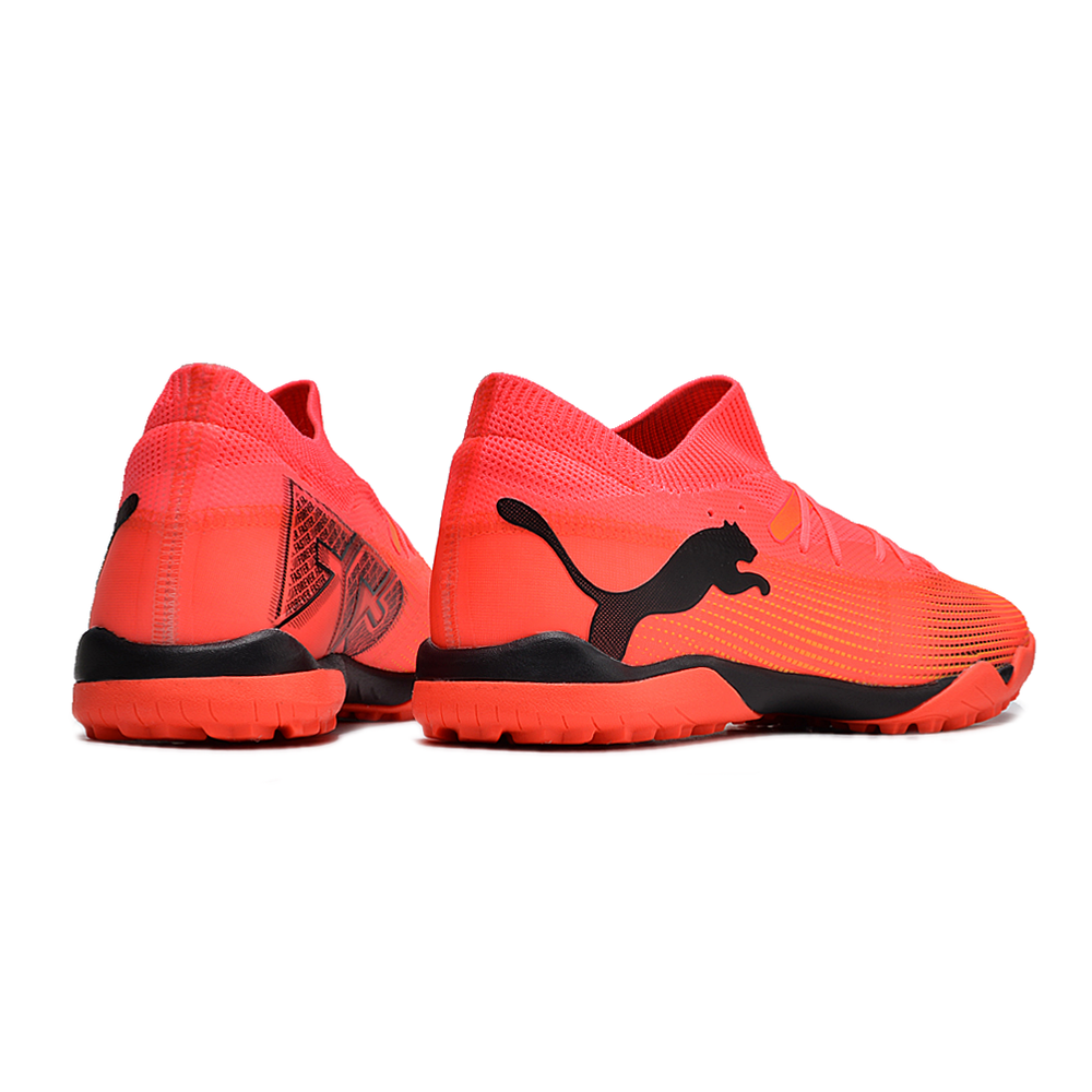 Chuteira Society Puma Future 7 TF Rosa e Preta