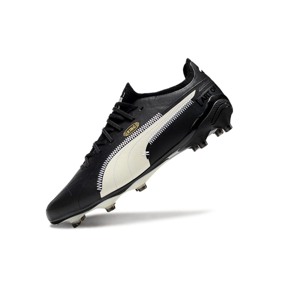Chureira Campo Puma King Ultimate FG Preta e Branca