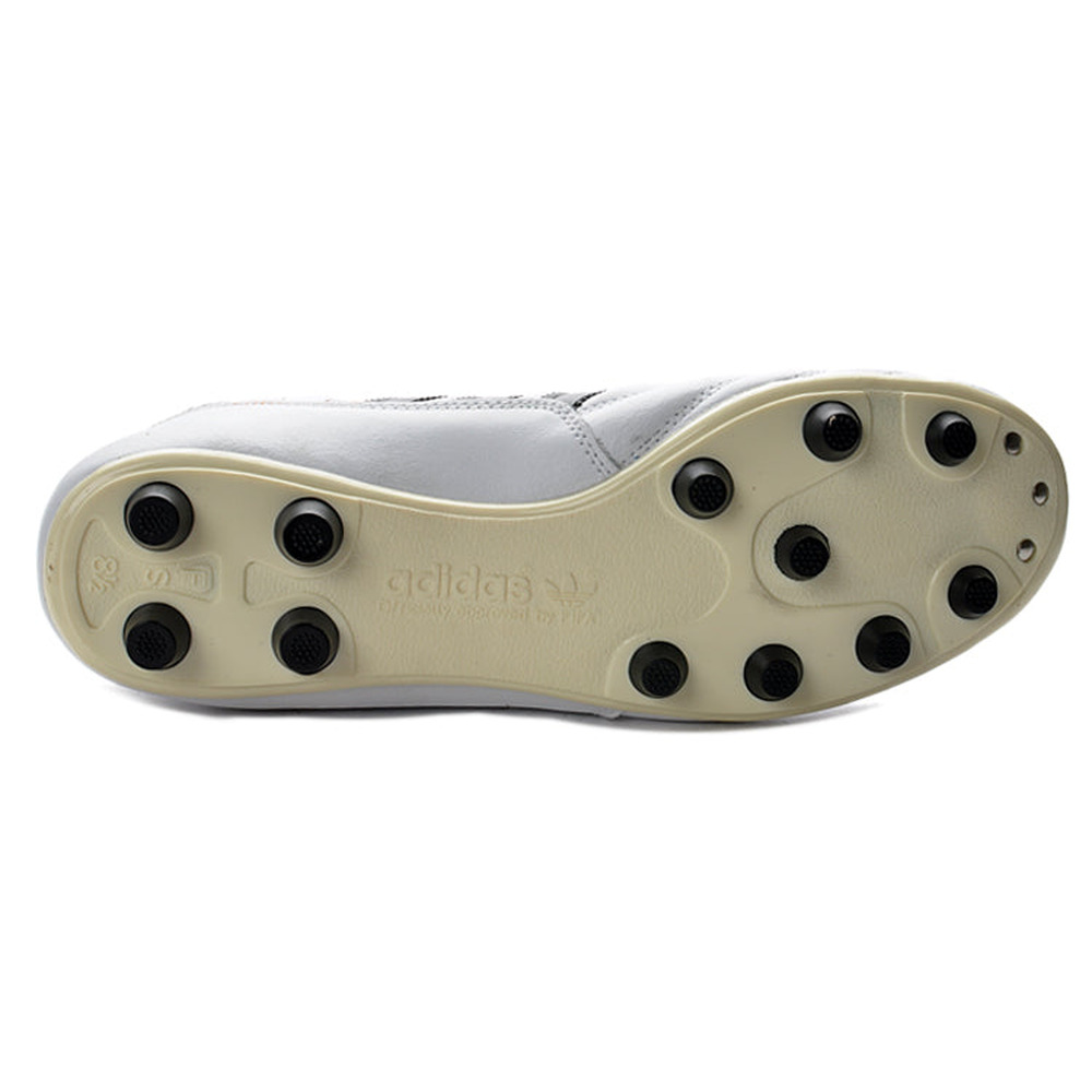 Chuteira Campo Adidas Copa Mundial FG Branca e Preta