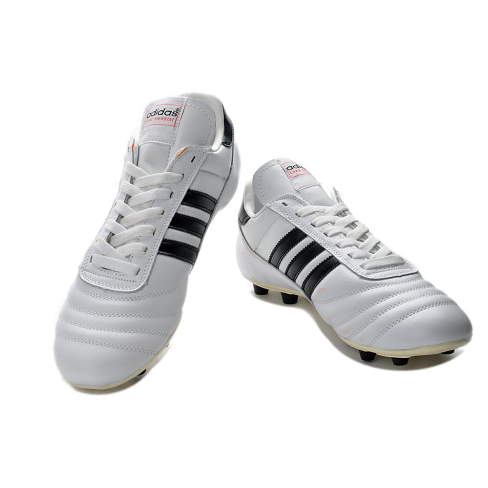 Chuteira Campo Adidas Copa Mundial FG Branca e Preta