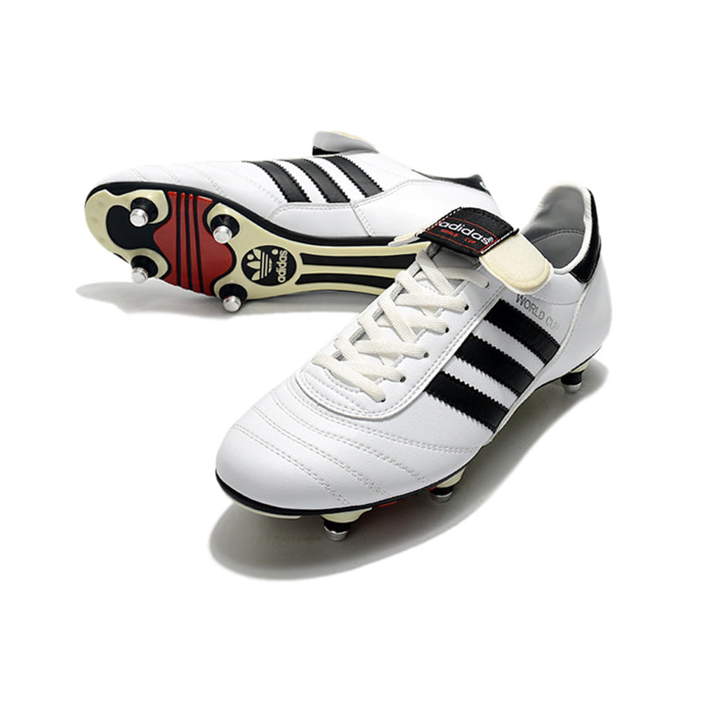 Chuteira Campo Adidas Copa Mundial Team Ponta de Aluminio Branca e Preta
