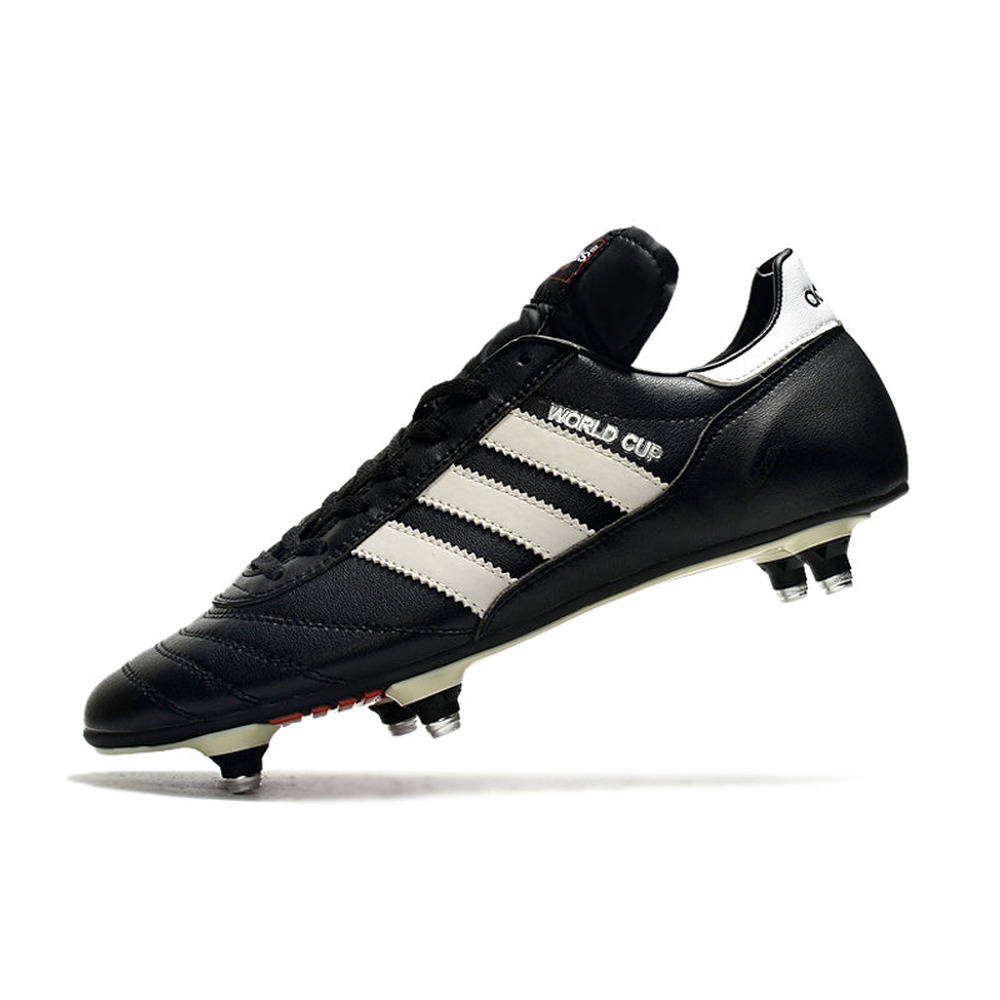Chuteira Campo Adidas Copa Mundial Team Ponta de Aluminio Preto e Branca